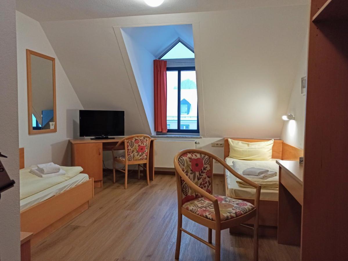 Hôtel Gastehaus Deggendorf Extérieur photo